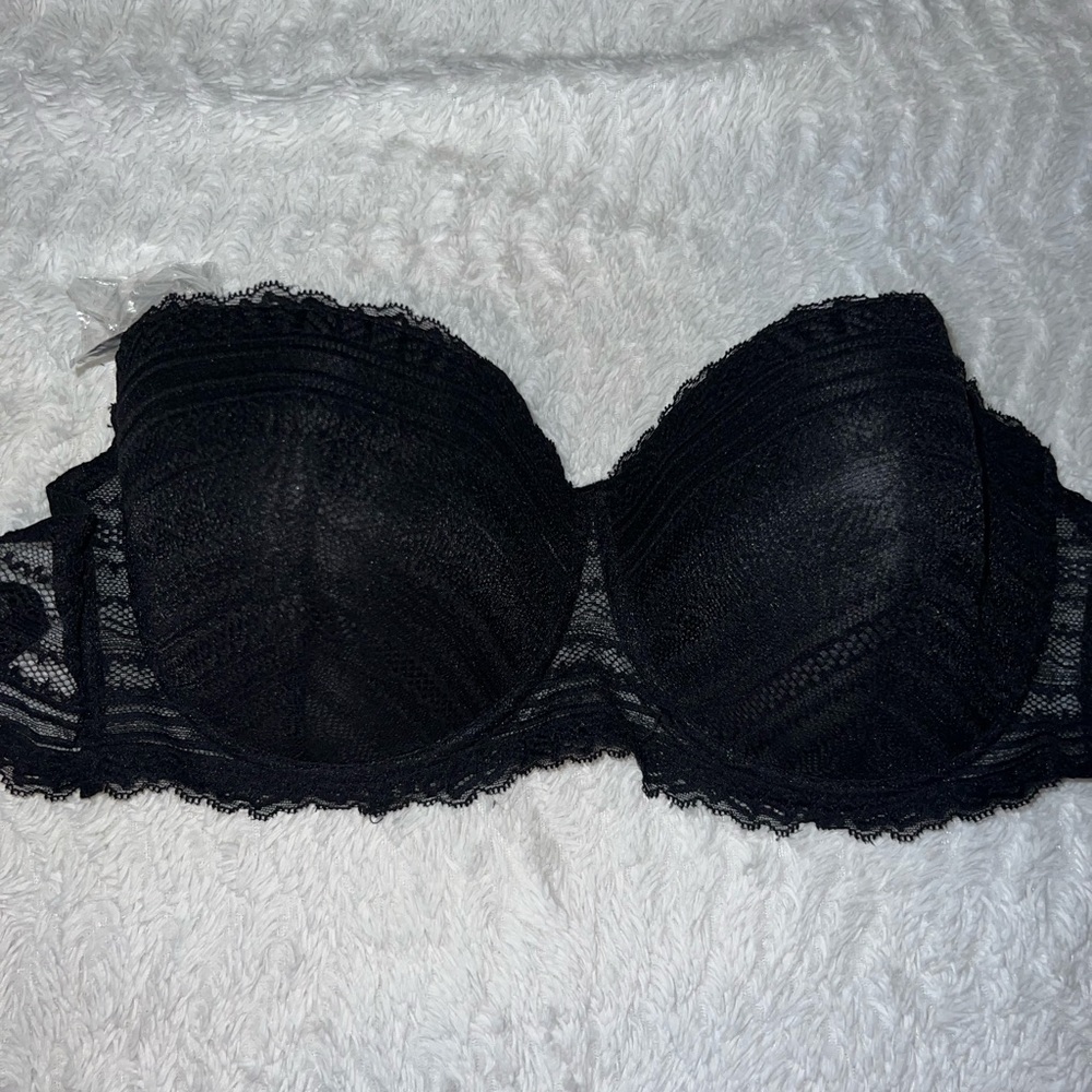 42DD Black strapless bra
